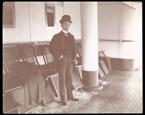 De jockey Tod Sloan bij zijn terugkeer uit Europa, 1898